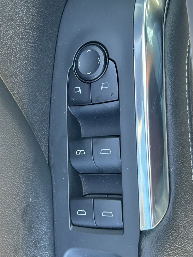 Used 2025 Chevrolet Traverse LT image 22