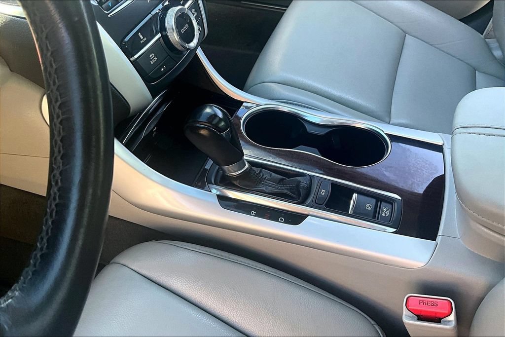 Used 2017 Acura TLX FWD image 19