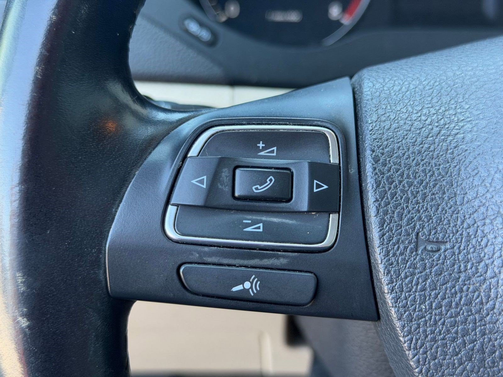 Used 2012 Volkswagen Jetta SE FWD image 16