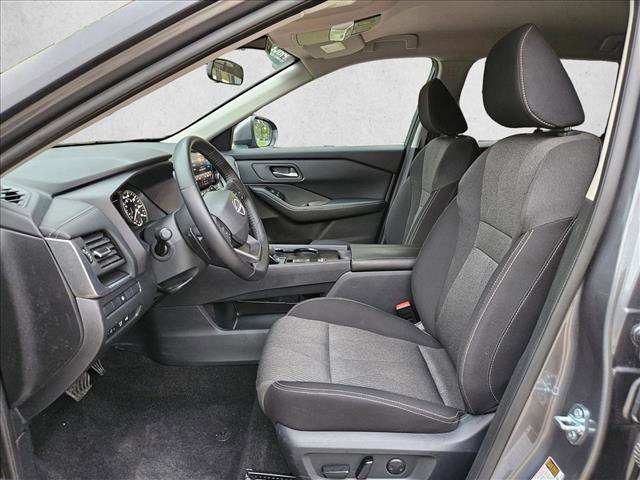 Used 2025 Nissan Rogue SV image 14