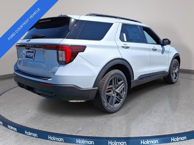 Used 2026 Ford Explorer ST-Line w/ ST-Line Street Pack AWD/4WD image 4