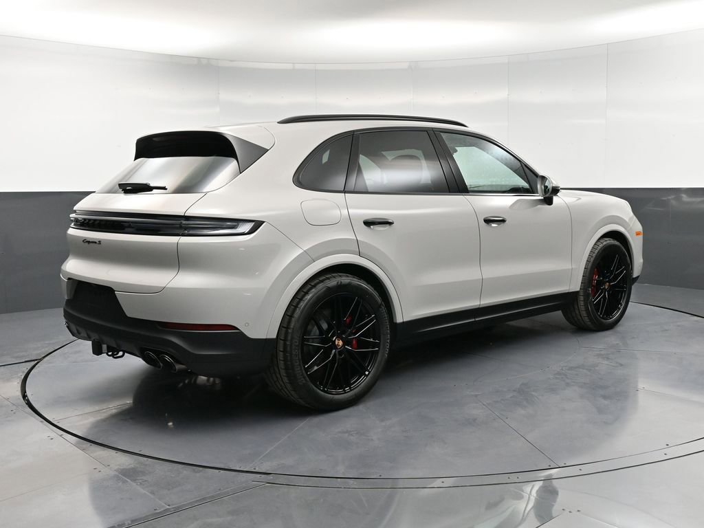 New 2026 Porsche Cayenne S image 8
