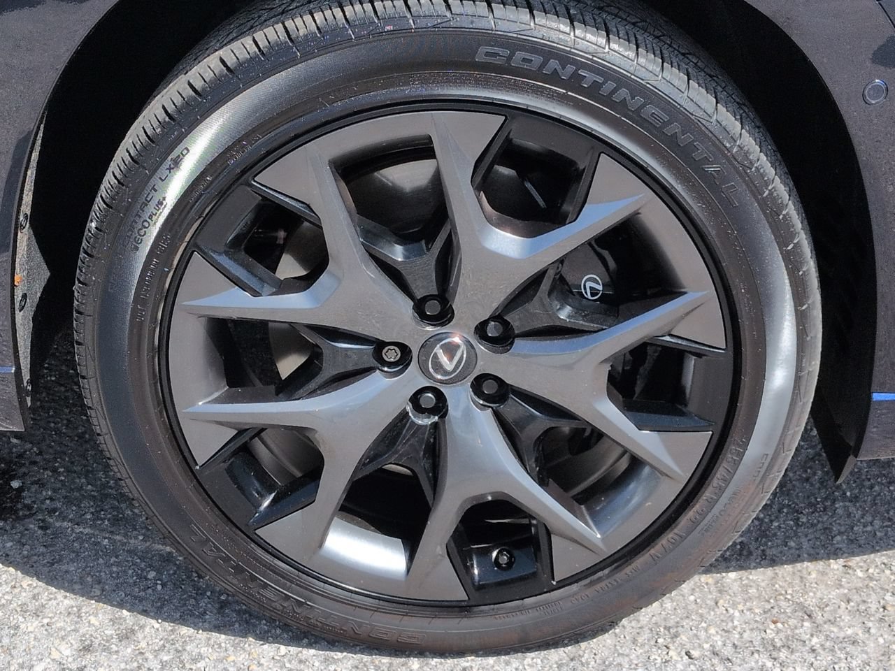 Used 2025 Lexus TX 500h AWD w/ Technology Package image 11
