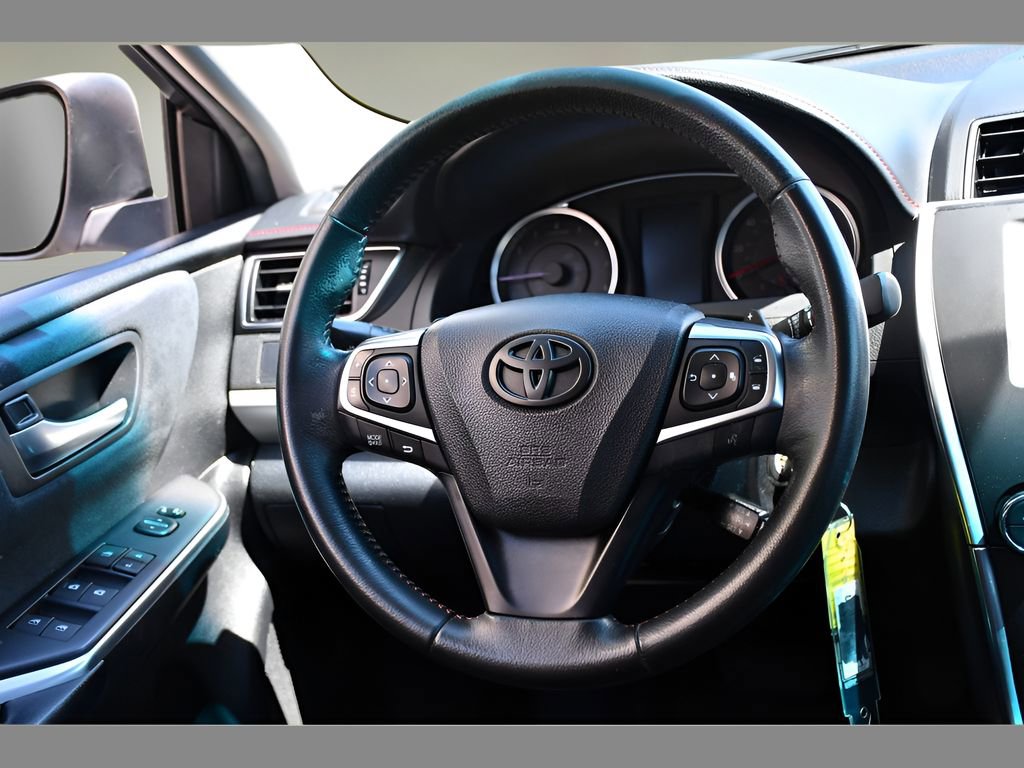 Used 2015 Toyota Camry XSE w/ Moonroof Package FWD image 17