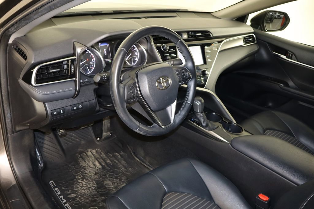Used 2018 Toyota Camry SE w/ Convenience Package FWD image 25