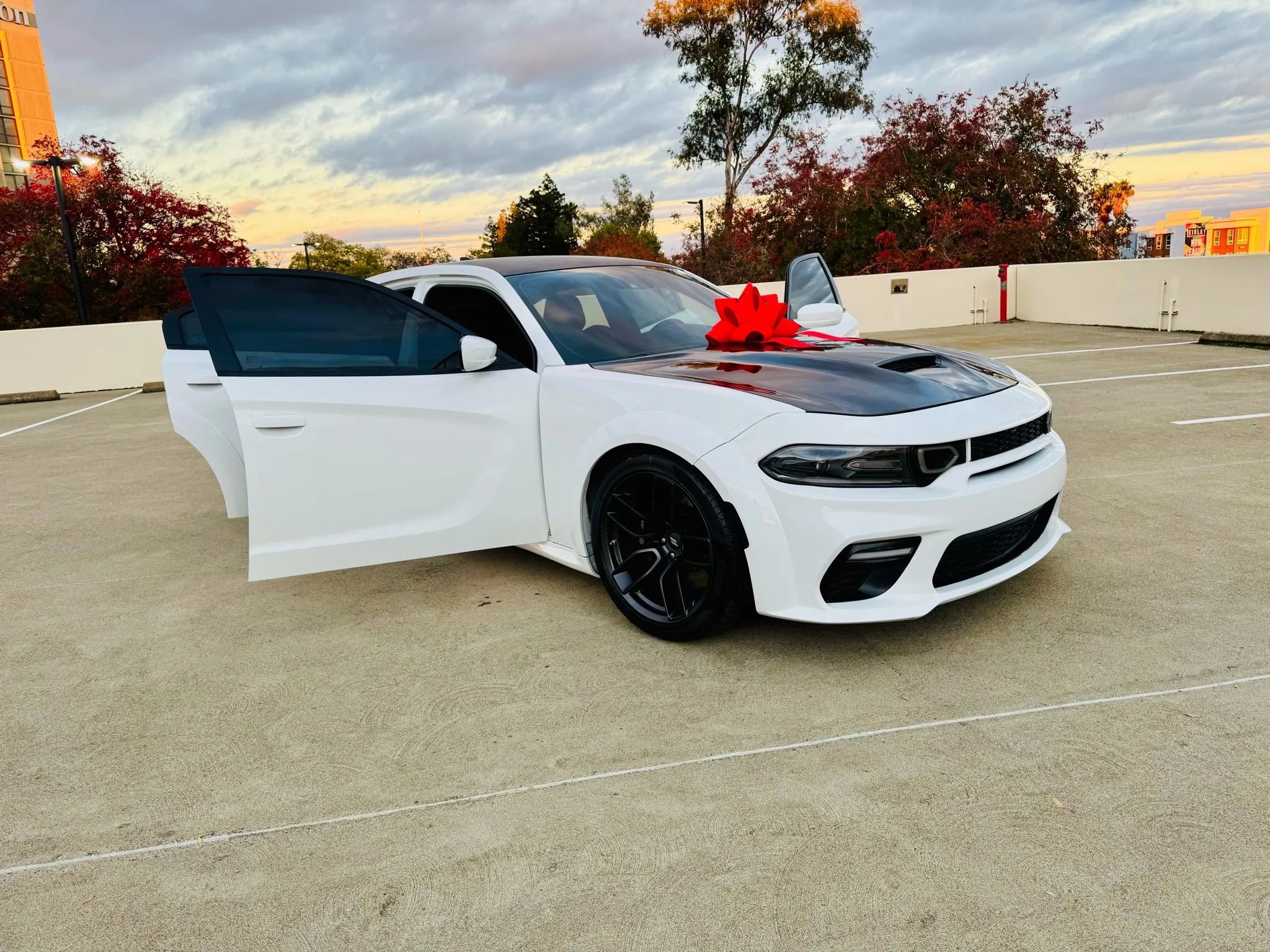 Used 2017 Dodge Charger R/T RWD image 37
