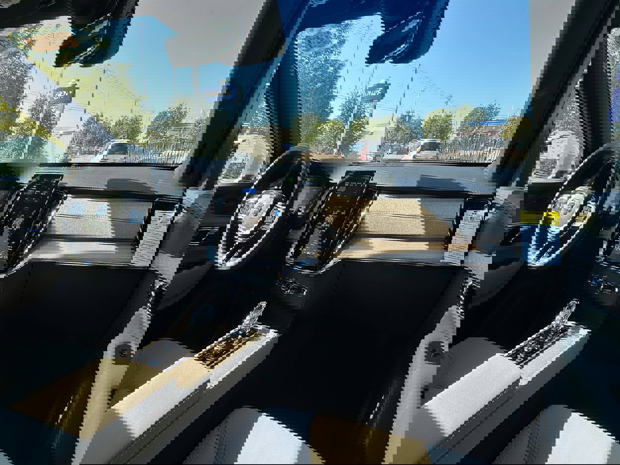 New 2026 Volvo XC90 T8 Plus image 10