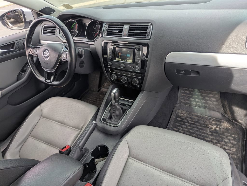 Used 2015 Volkswagen Jetta SEL Premium image 31