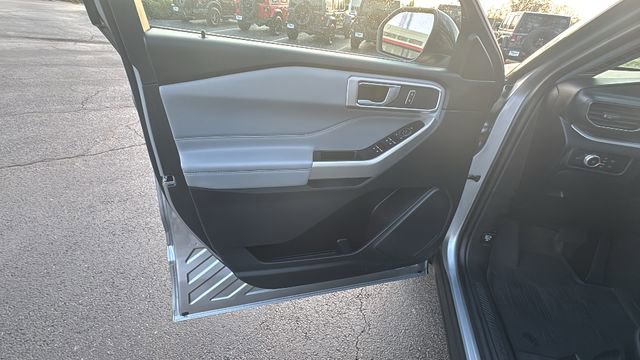 Used 2023 Ford Explorer XLT w/ Equipment Group 202A AWD/4WD image 11