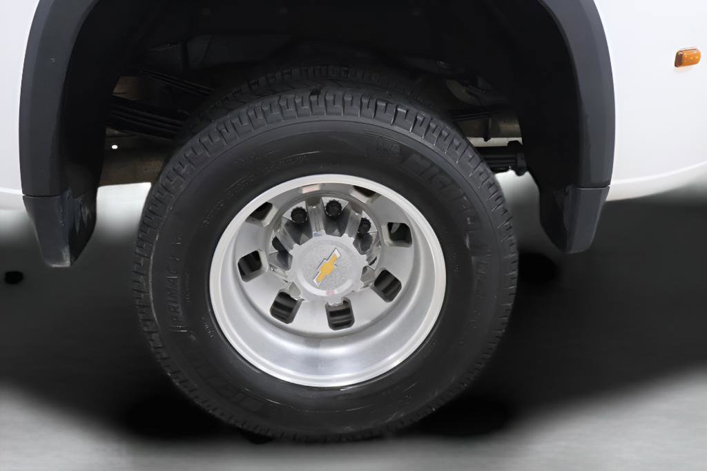 Used 2025 Chevrolet Silverado 3500 High Country w/ High Country Premium Package AWD/4WD image 27