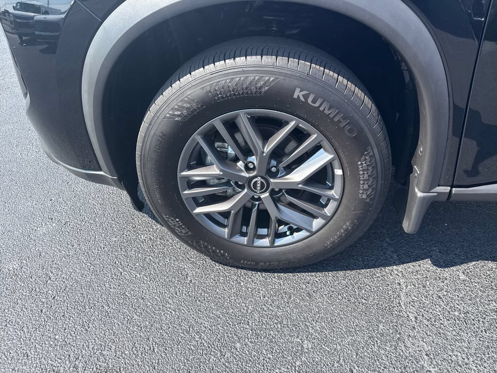 Used 2025 Nissan Rogue S AWD/4WD image 37