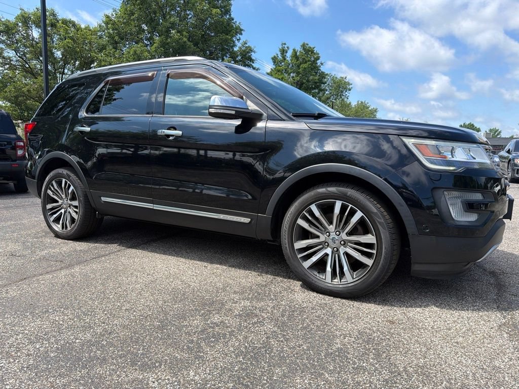 Used 2017 Ford Explorer Platinum AWD/4WD image 1