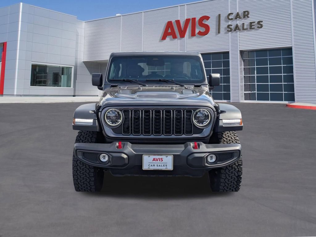 Used 2025 Jeep Wrangler Unlimited Rubicon AWD/4WD image 2