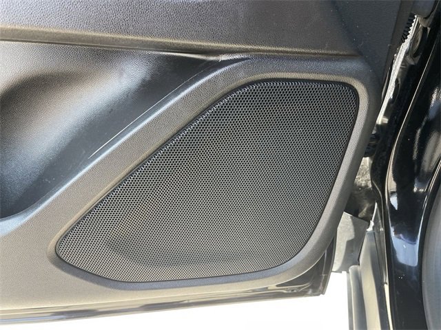 Used 2024 GMC Terrain SLT image 23