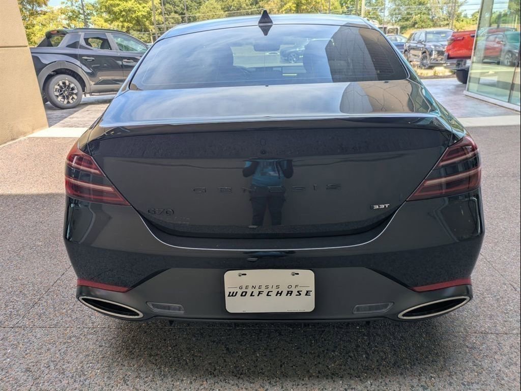 Used 2025 Genesis G70 3.3T Advanced w/ Sport Prestige Package image 4