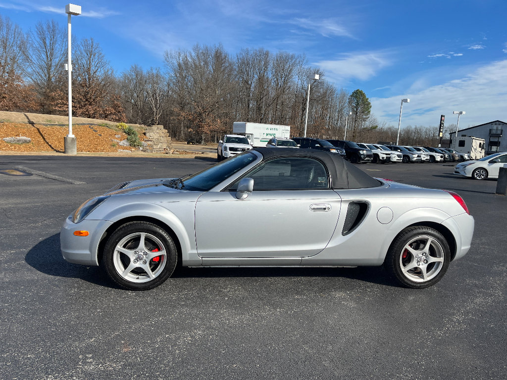 Used 2002 Toyota MR2 image 18