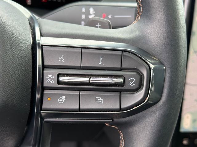 Used 2024 GMC Acadia AT4 w/ Luxury Package image 26