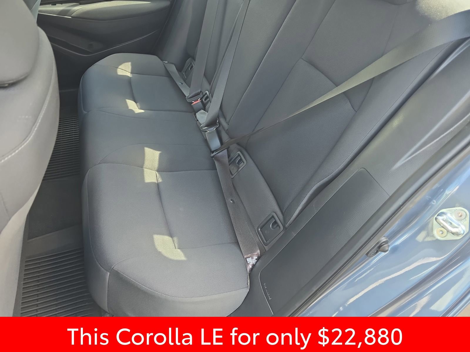 Used 2025 Toyota Corolla LE w/ Convenience Package image 19