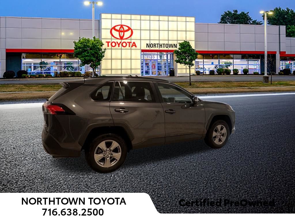 Used 2025 Toyota RAV4 XLE AWD/4WD image 13