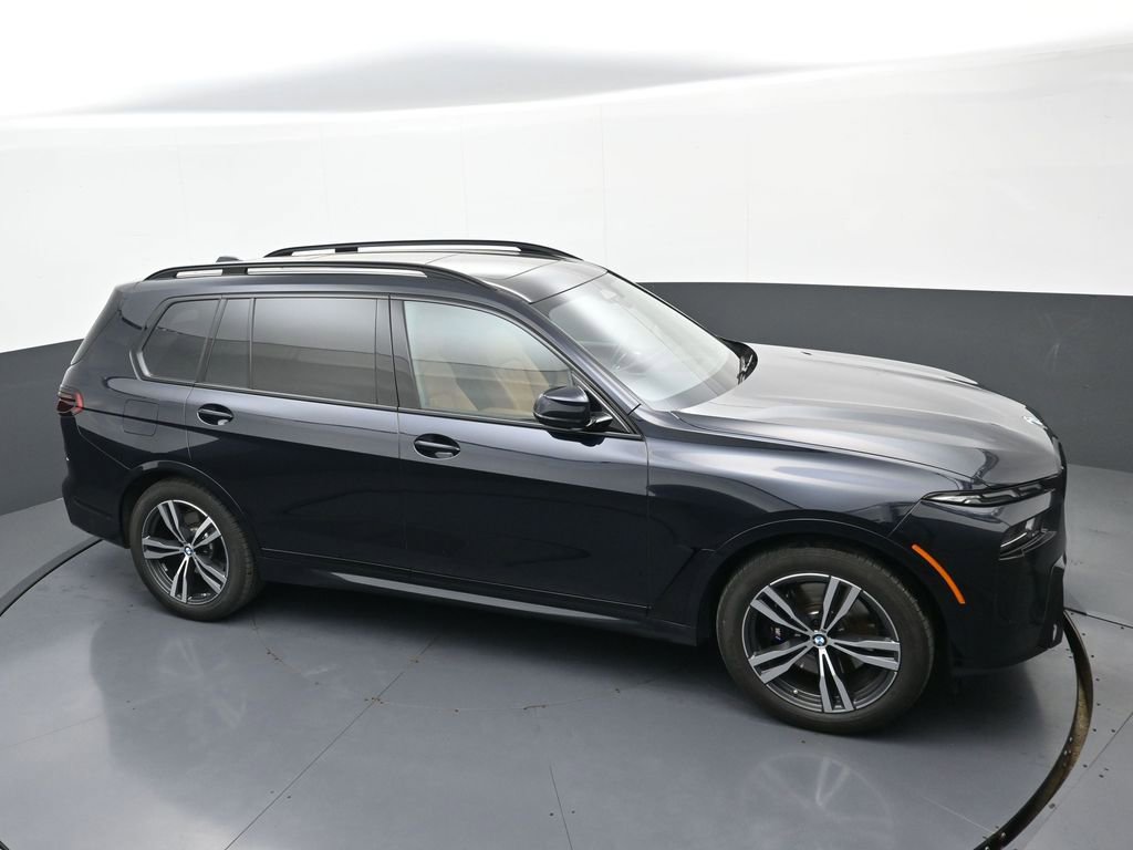 Used 2025 BMW X7 xDrive40i w/ M Sport Package image 31