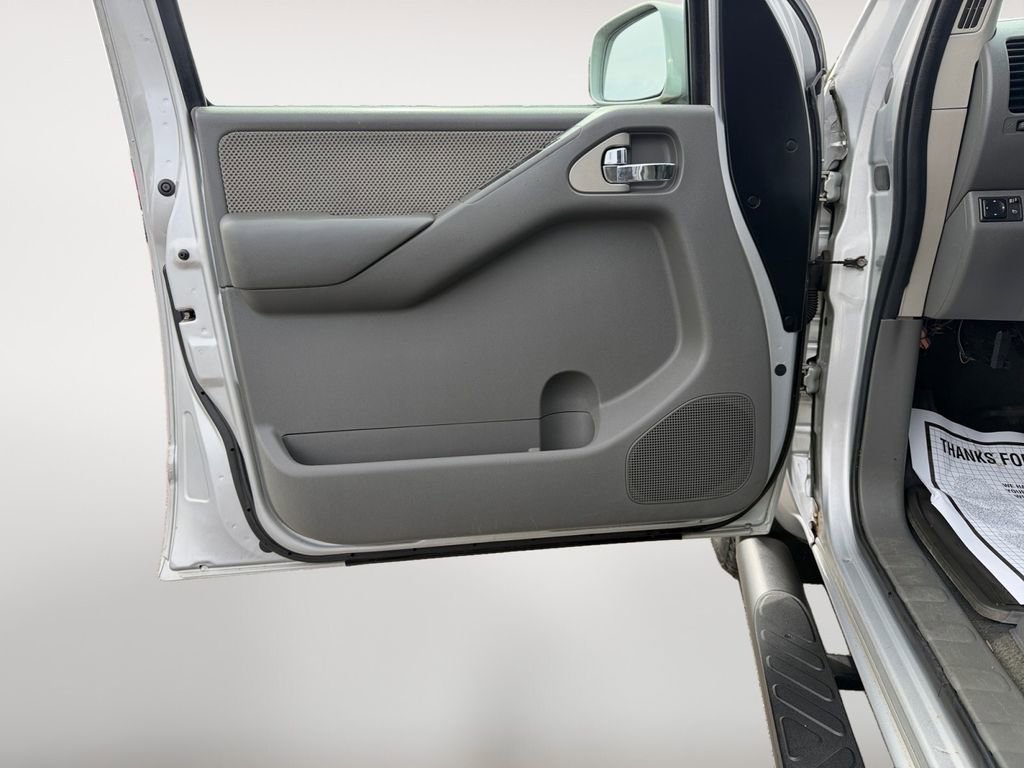 Used 2006 Nissan Frontier LE image 12