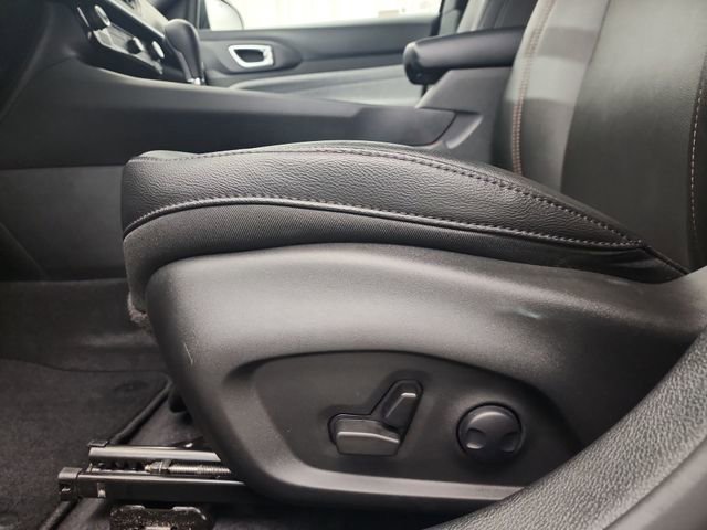 Used 2024 Jeep Compass Latitude image 18