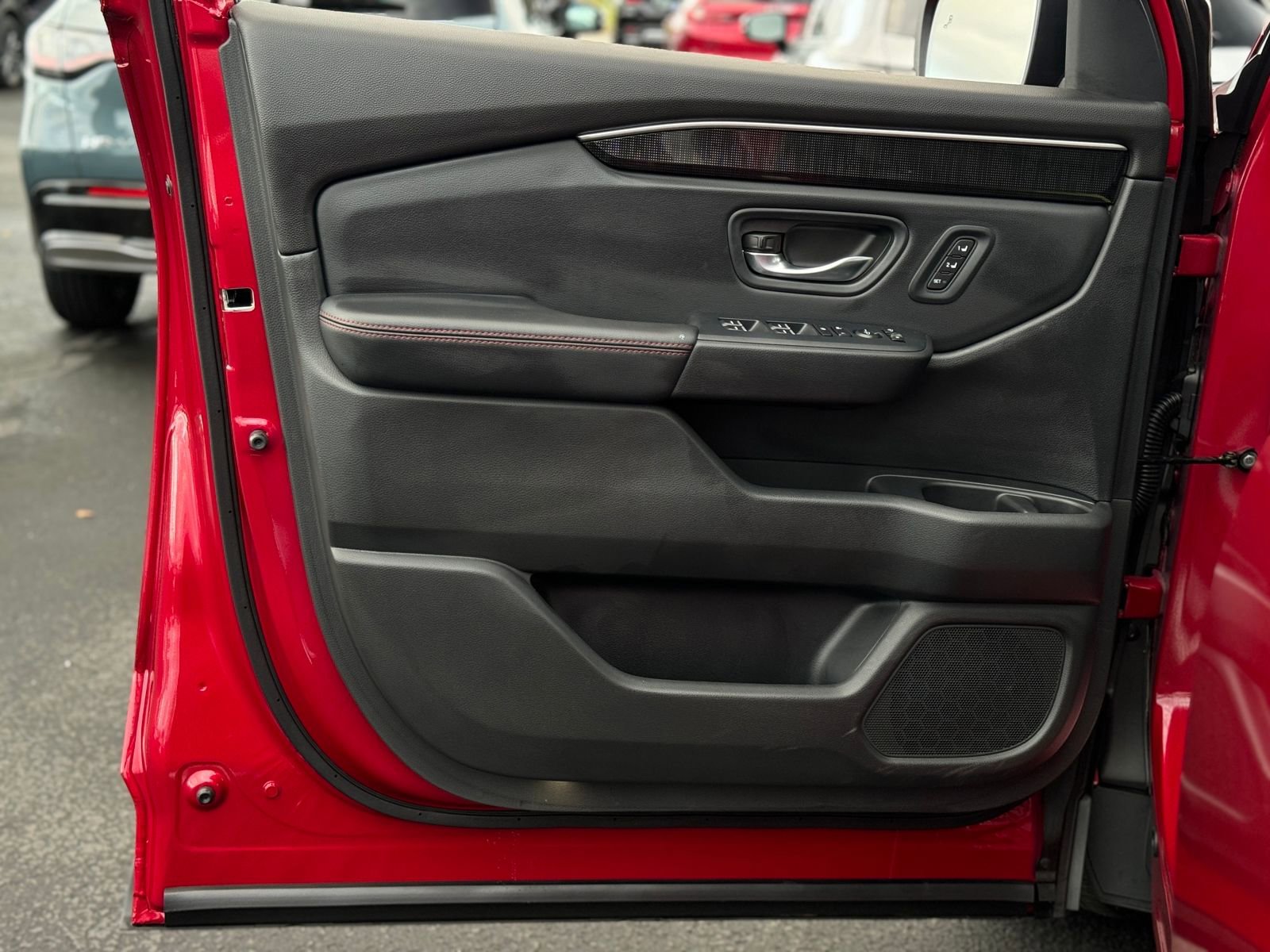 Certified 2025 Honda Pilot Black Edition image 13