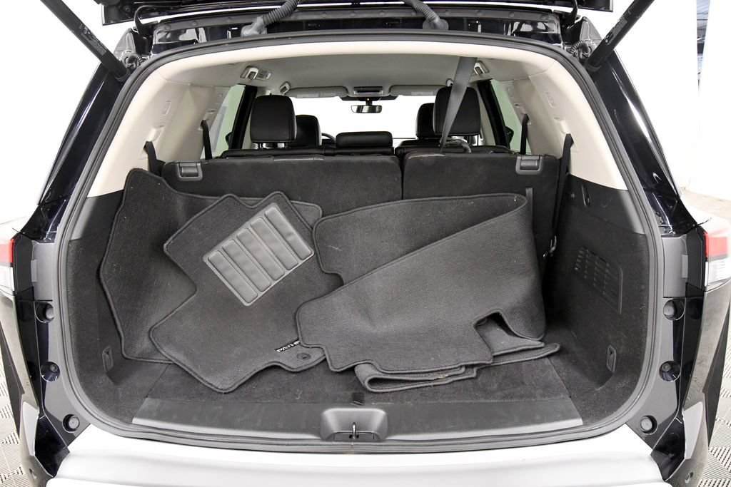 Used 2024 Nissan Pathfinder SL AWD/4WD image 7