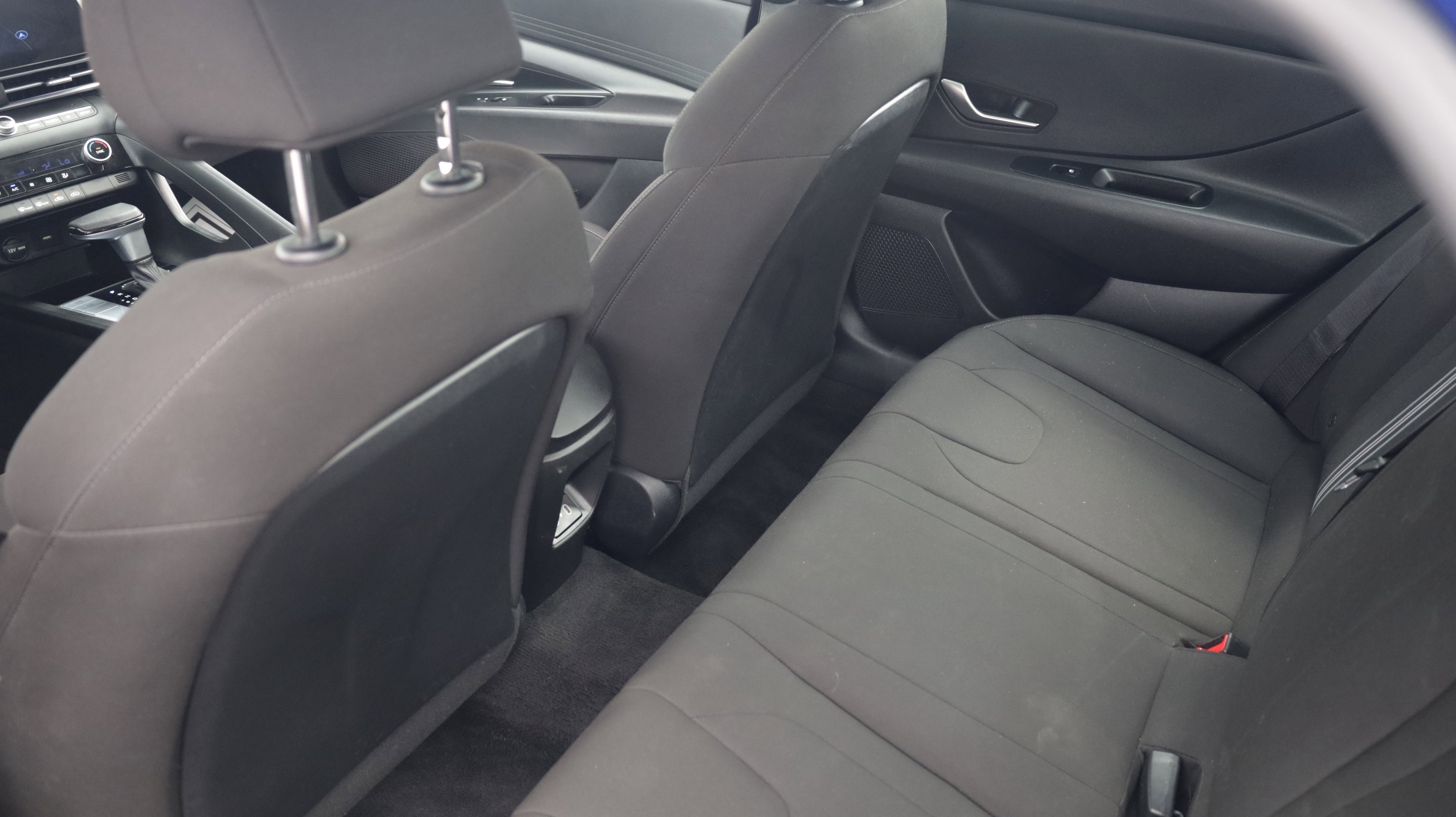 Used 2024 Hyundai Elantra SEL FWD image 14