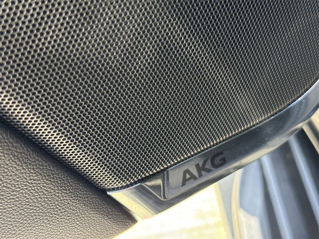 Used 2024 Cadillac Escalade ESV Premium Luxury image 24