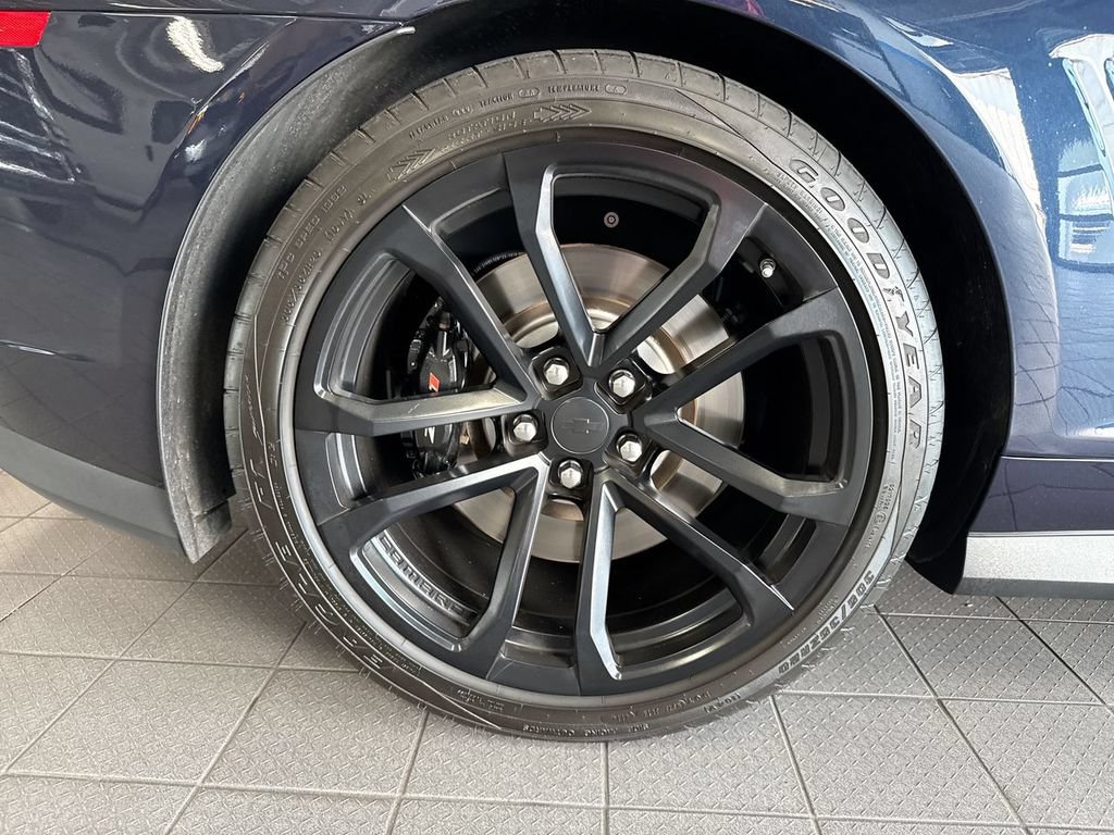 Used 2015 Chevrolet Camaro ZL1 RWD image 8