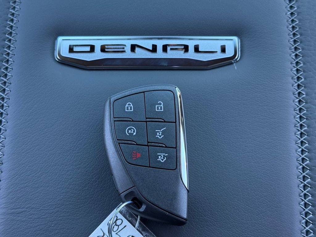 New 2026 GMC Yukon Denali w/ Sun & Power Step Package image 30