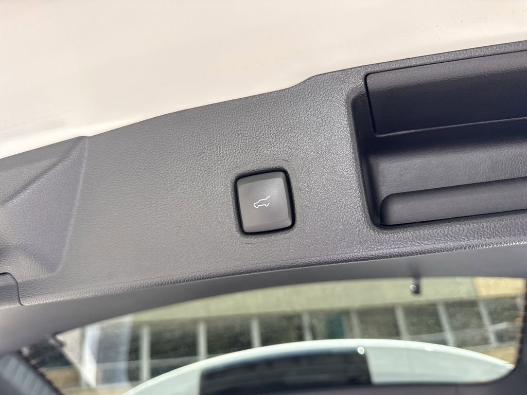 Used 2022 Ford Escape SEL w/ Technology Package AWD/4WD image 33