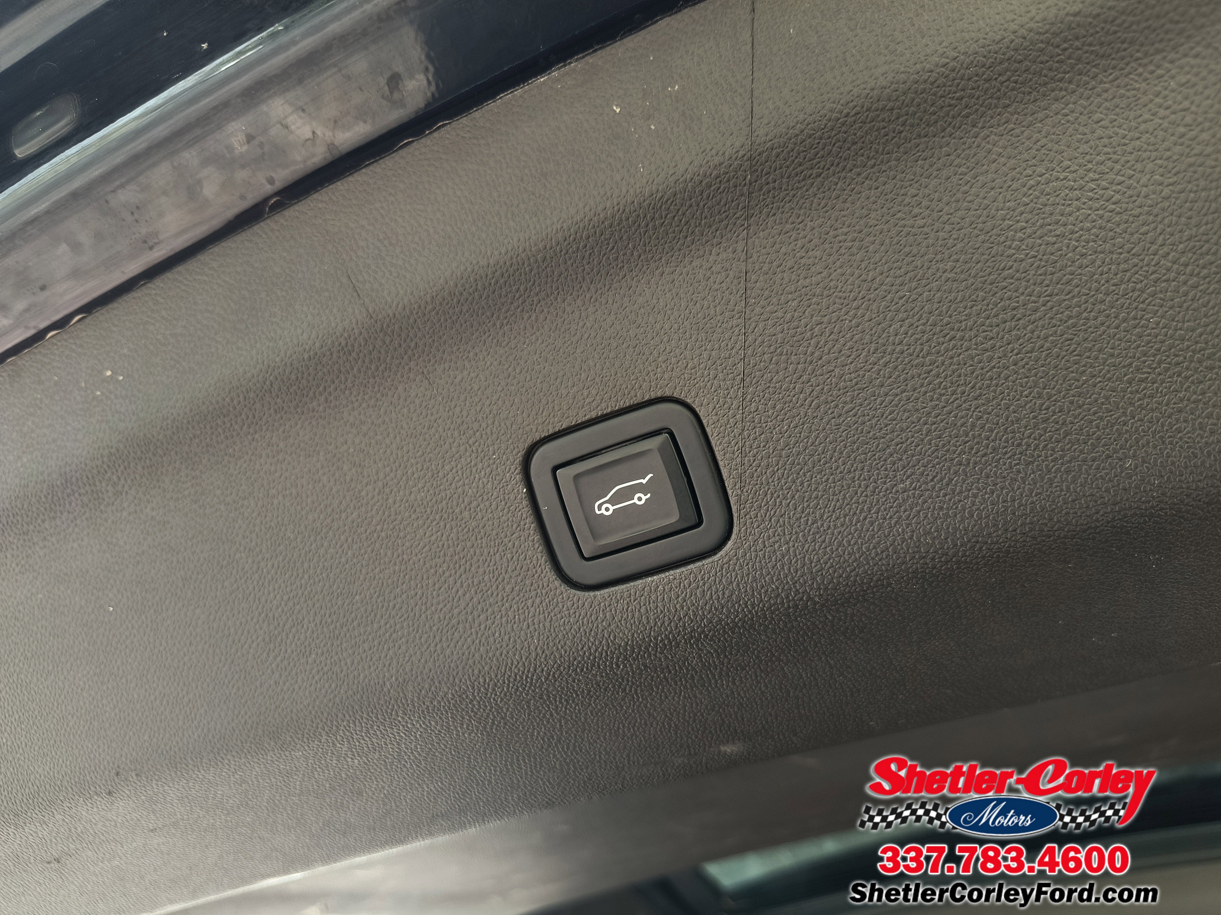 Used 2022 GMC Yukon SLT w/ SLT Luxury Package image 9