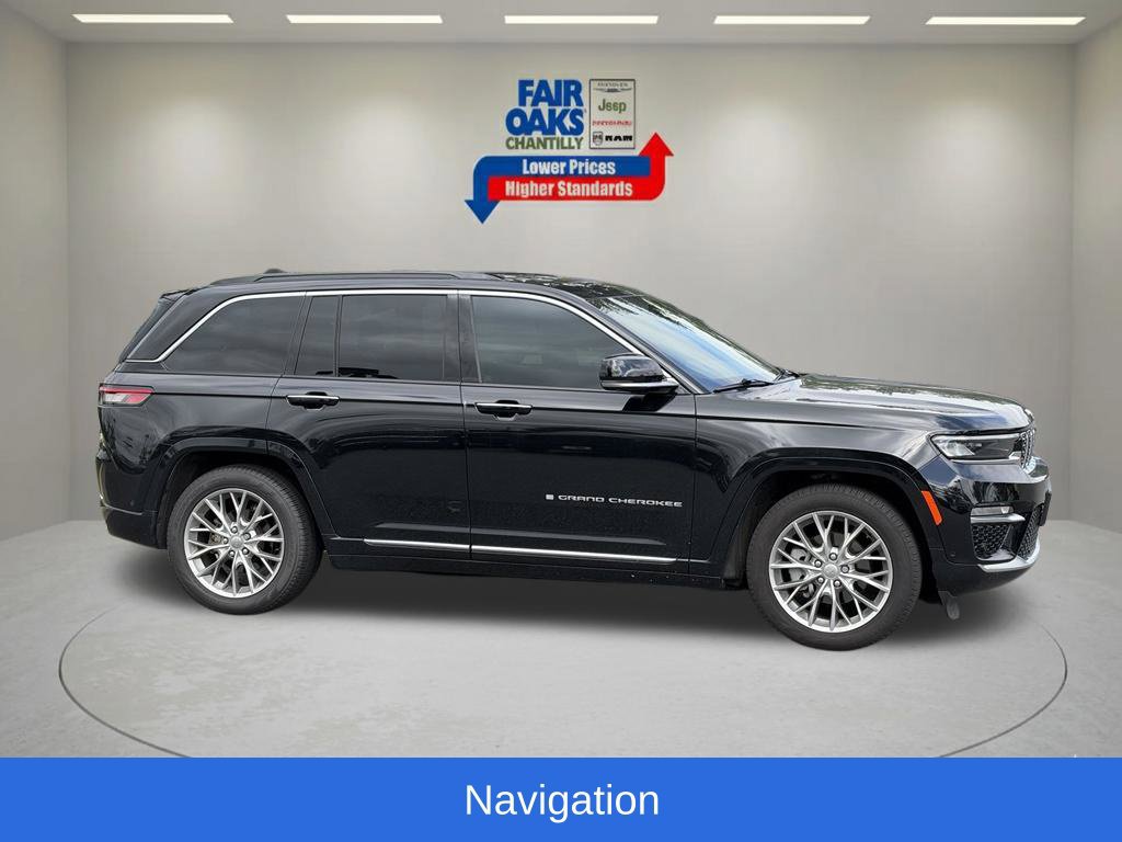 Used 2025 Jeep Grand Cherokee Summit AWD/4WD image 6