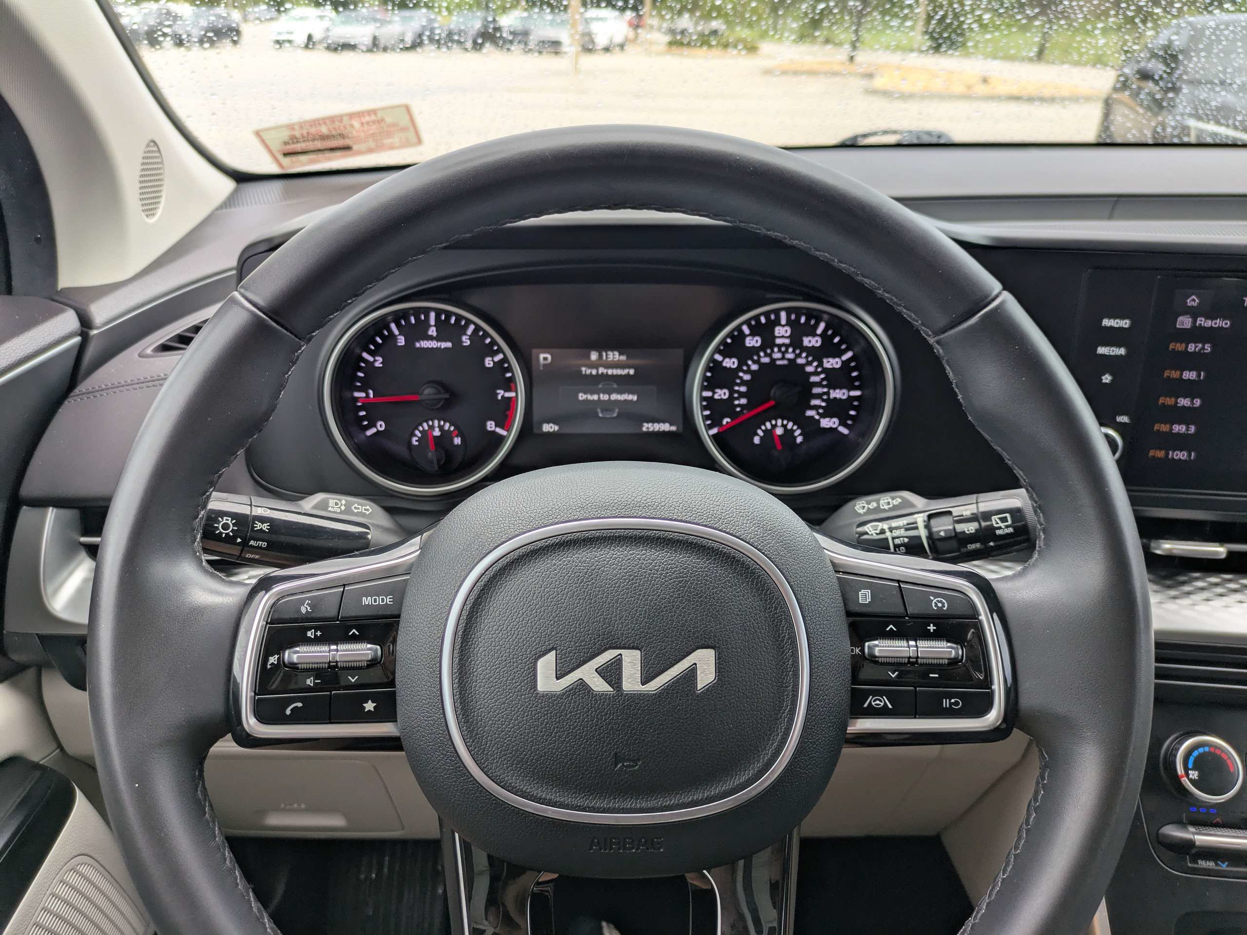 Certified 2024 Kia Carnival LX FWD image 25