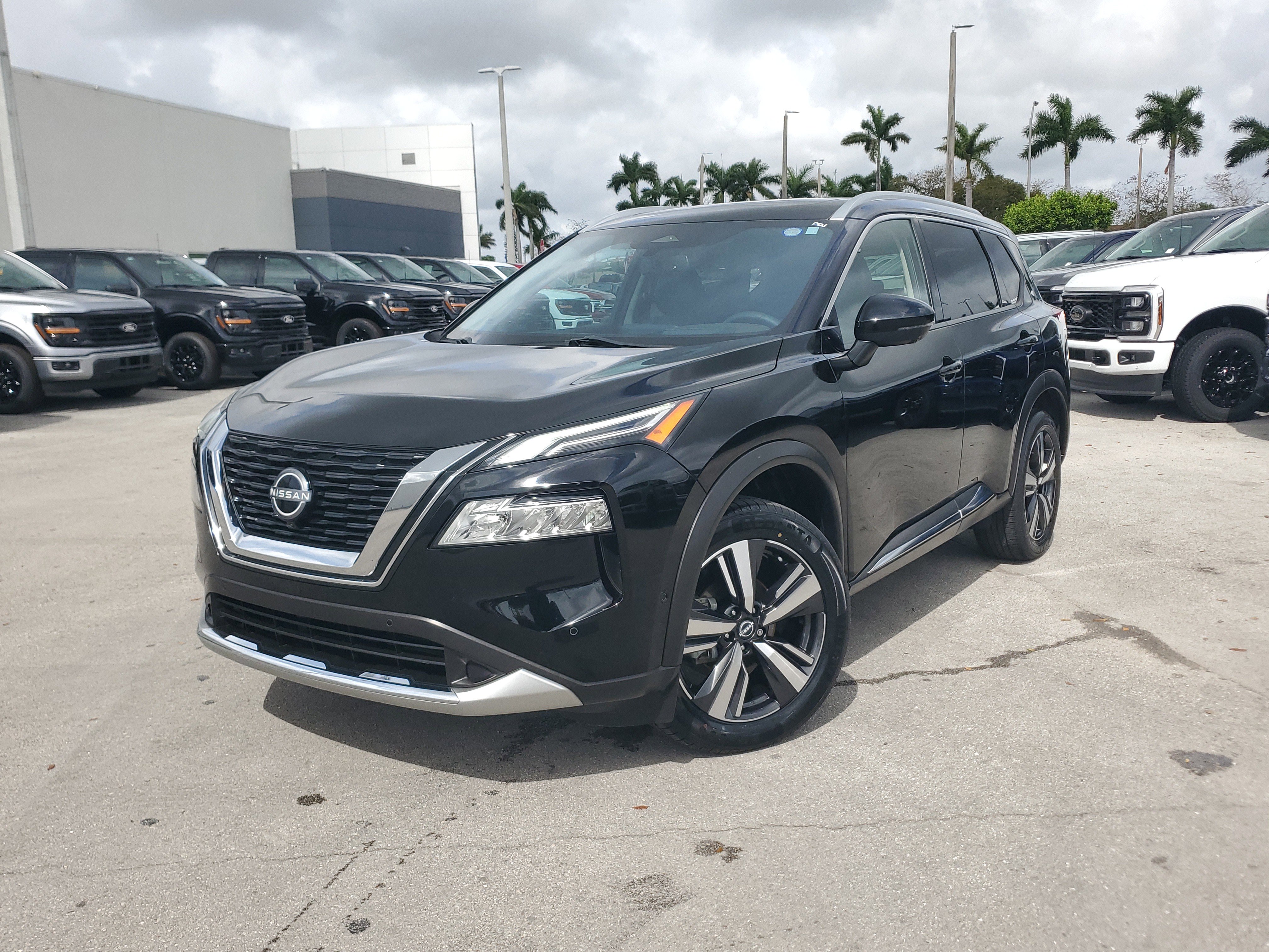 Used 2023 Nissan Rogue Platinum w/ Platinum Premium Package