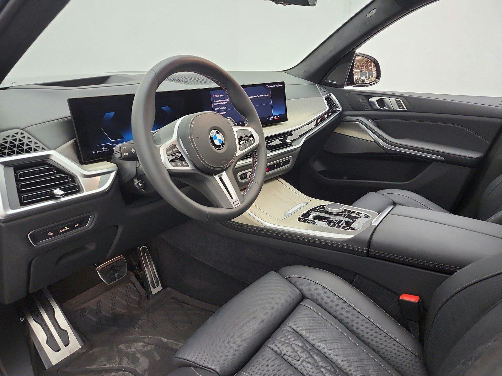 Used 2024 BMW X7 M60i AWD/4WD image 12