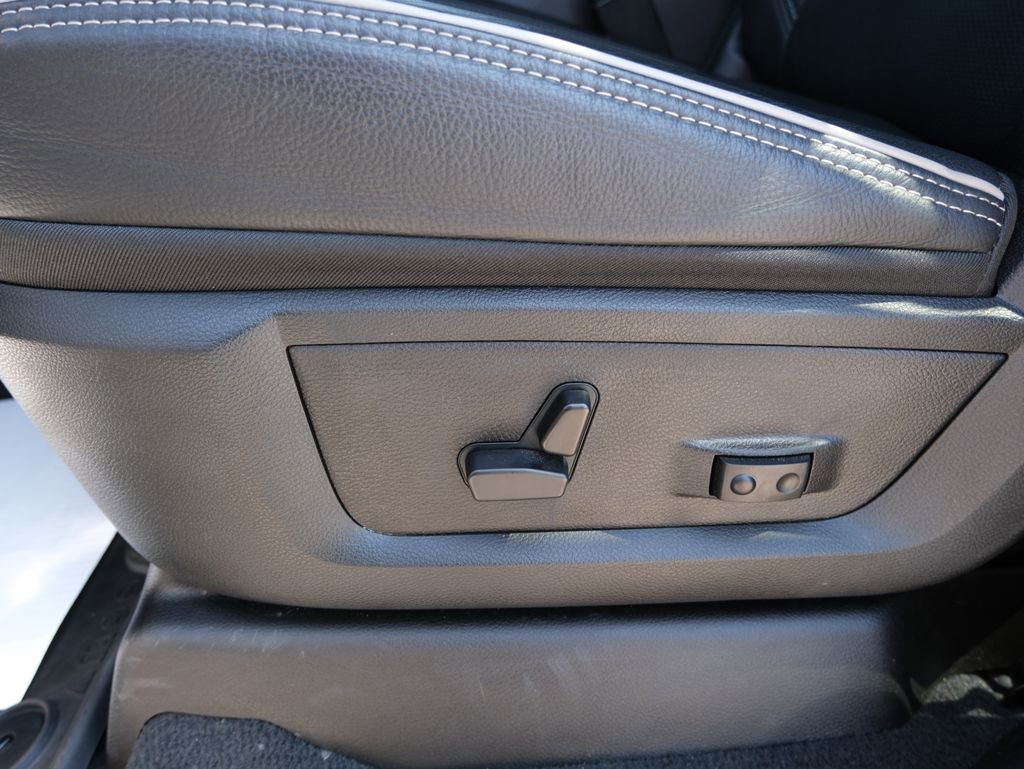 Used 2025 RAM 3500 Limited image 27