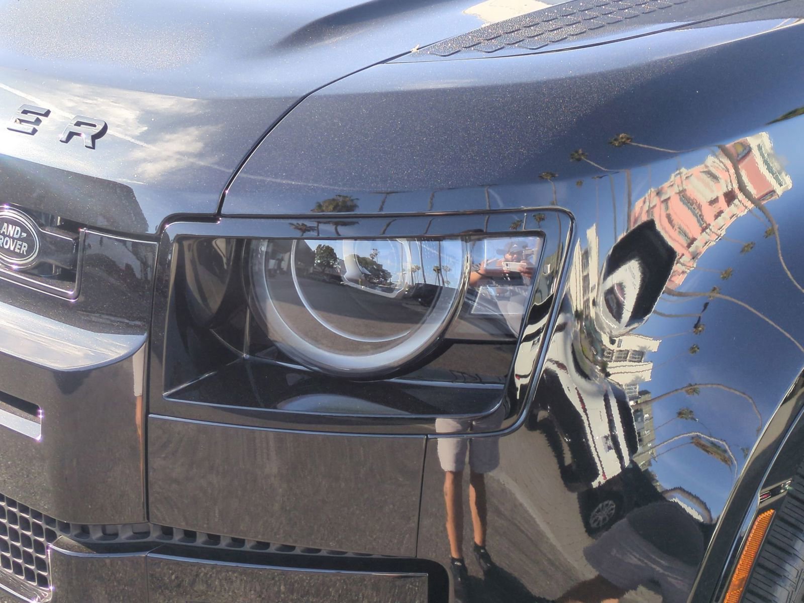 New 2026 Land Rover Defender 130 X-Dynamic SE image 10