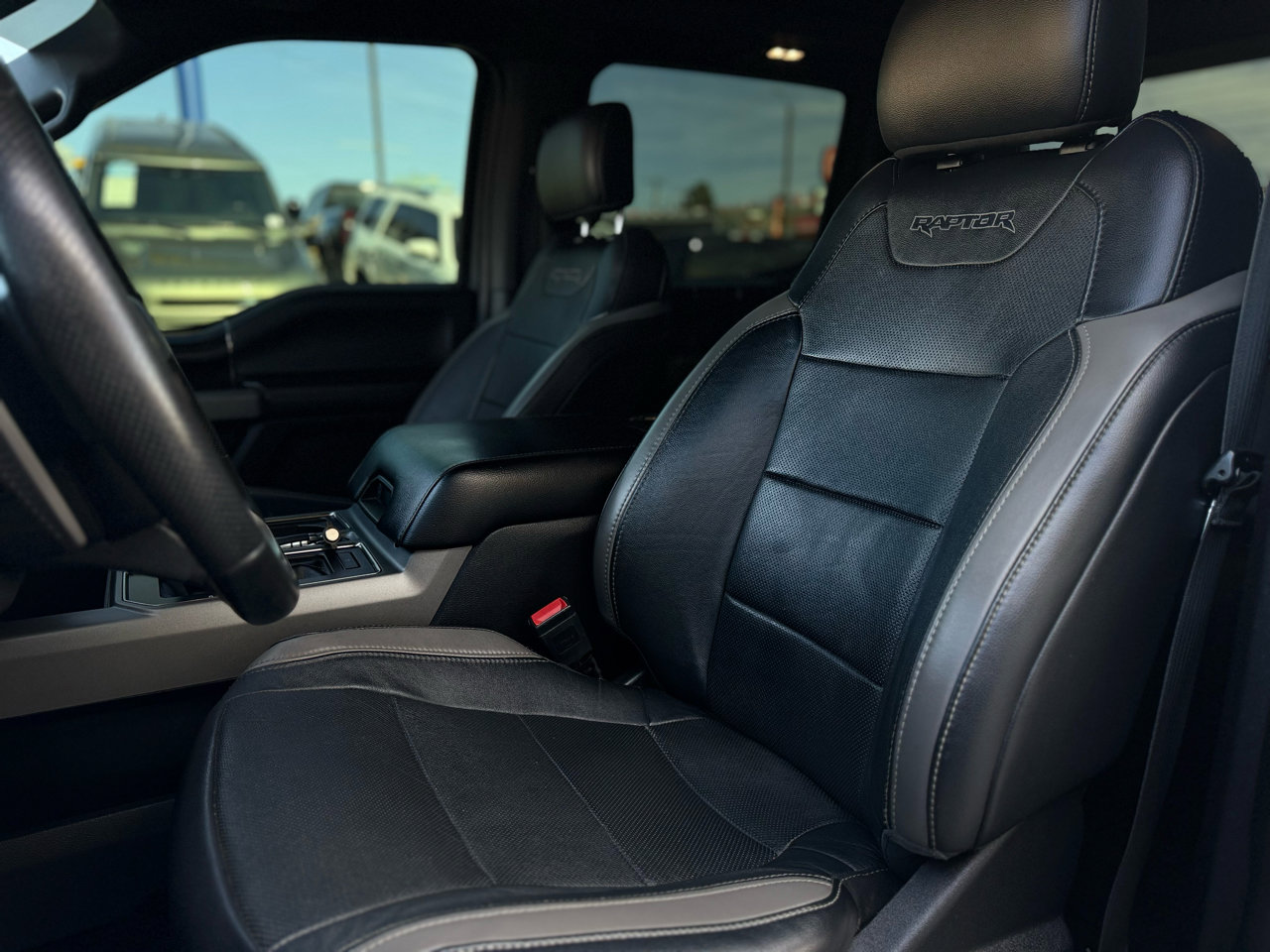 Used 2018 Ford F150 Raptor w/ Equipment Group 802A Luxury image 9