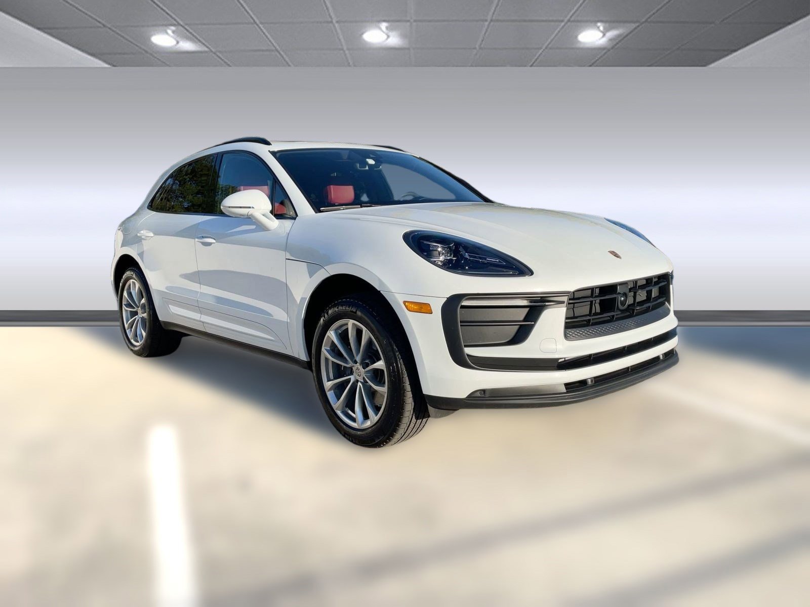 Used 2025 Porsche Macan image 7