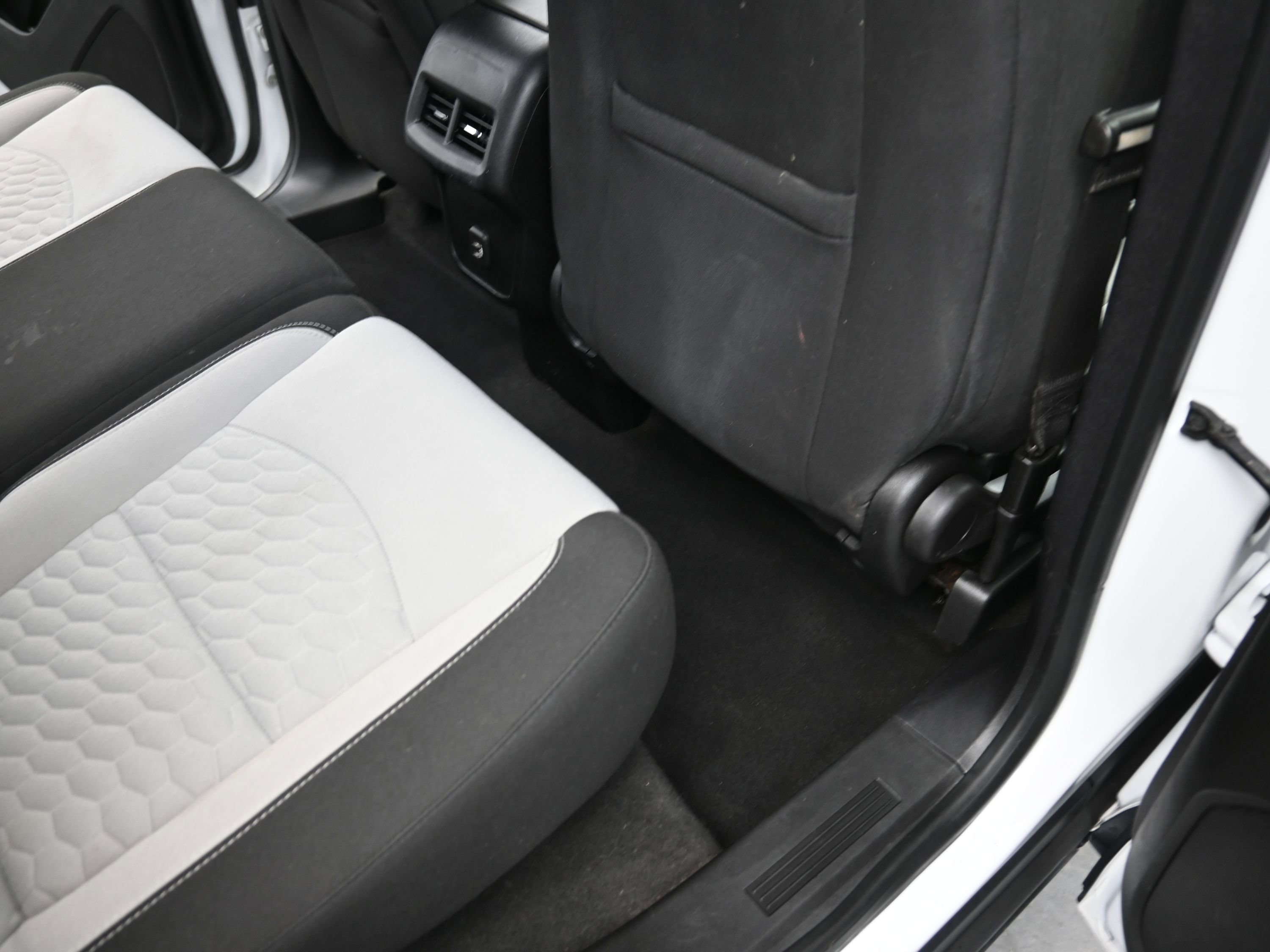 Used 2019 Chevrolet Equinox LT image 18