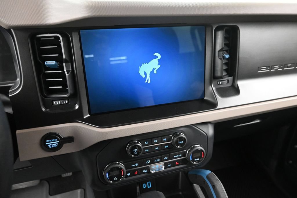 Used 2023 Ford Bronco Wildtrak AWD/4WD image 19