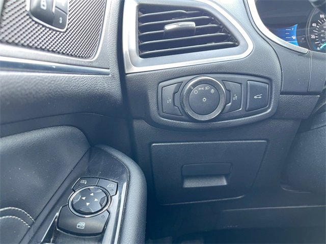 Used 2016 Ford Edge Titanium w/ Technology Package image 21