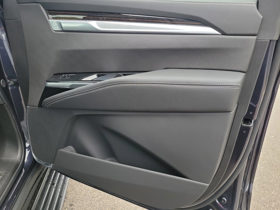 New 2025 Cadillac Escalade ESV Premium Luxury w/ Touring Package image 31