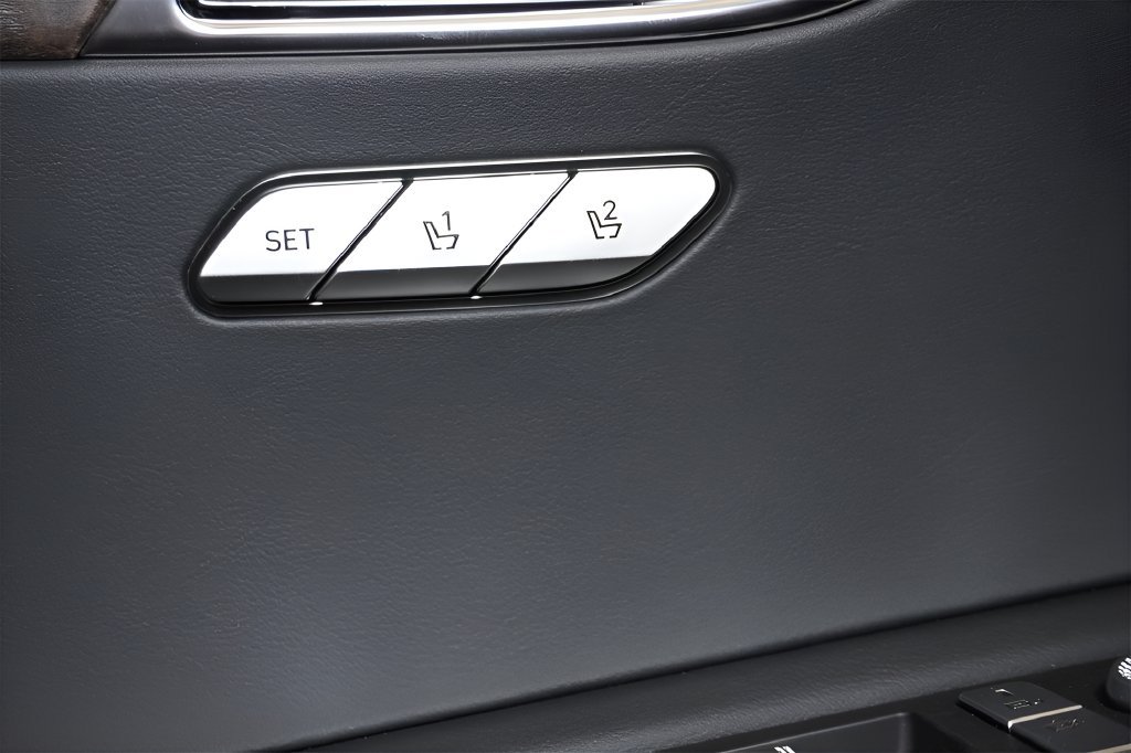Certified 2025 Genesis GV80 2.5T Select AWD/4WD image 10