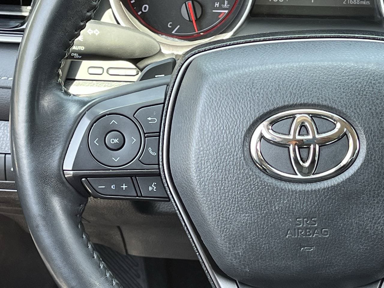 Used 2023 Toyota Camry XSE FWD image 12