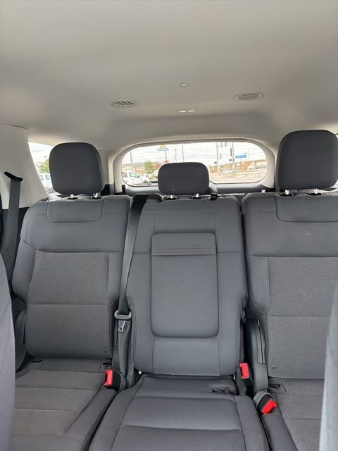 Used 2025 Ford Explorer Active image 17