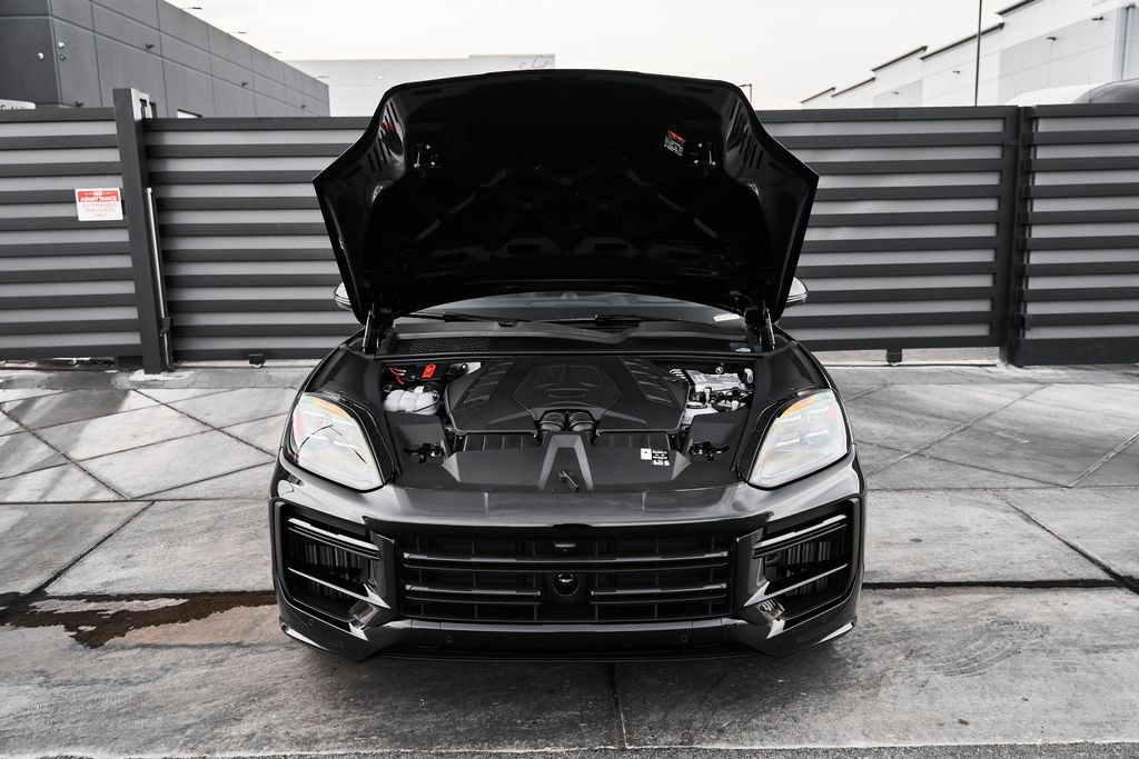 Used 2026 Porsche Cayenne Turbo image 15